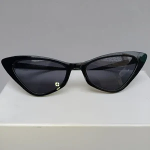 Black Retro Cat Eye